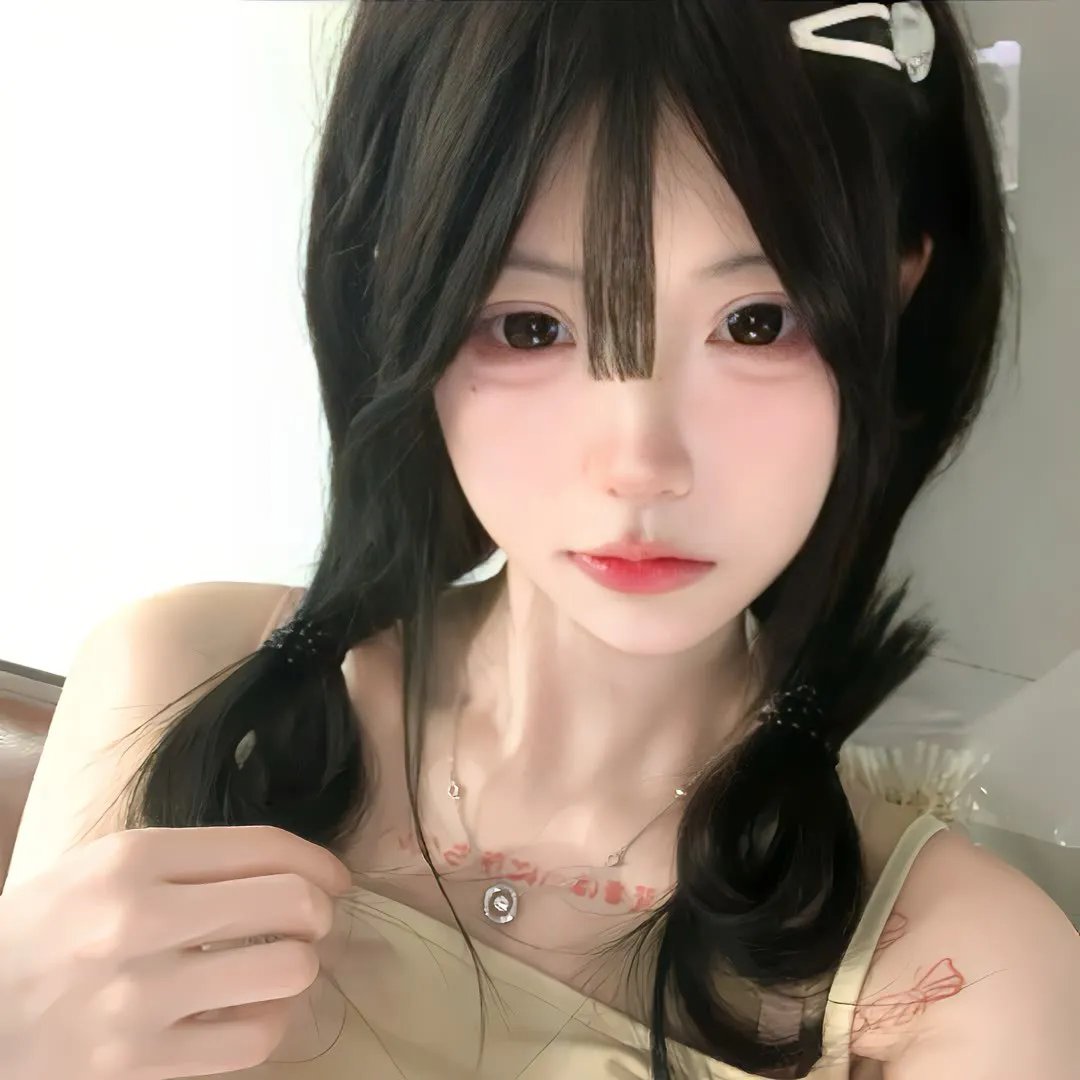 乳房与月亮